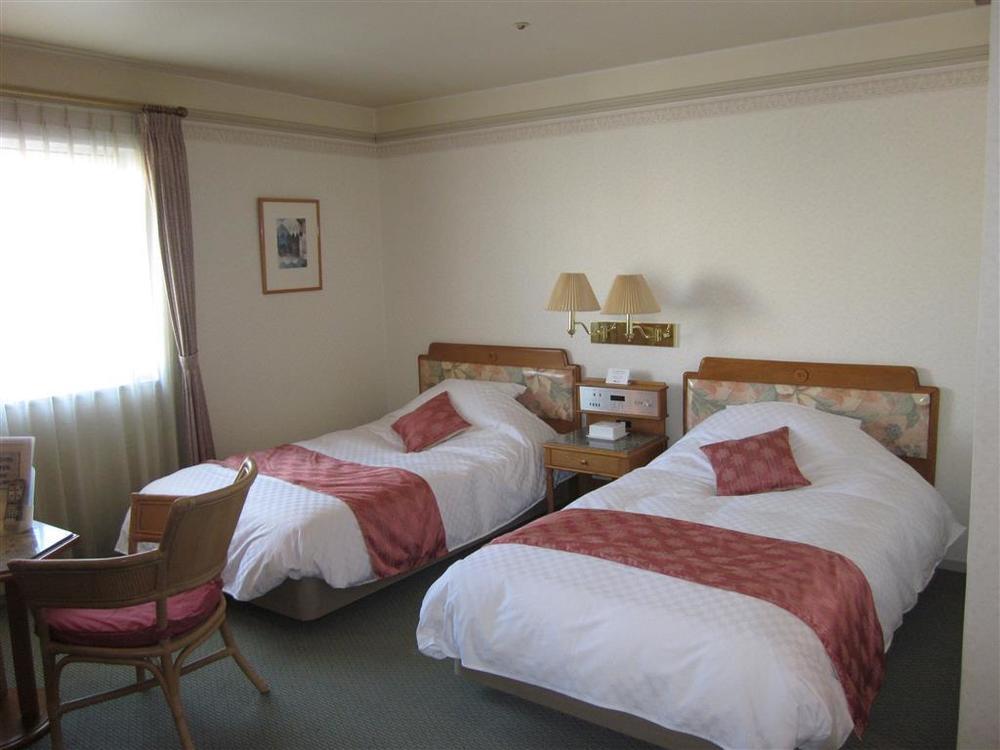 Hotel Merieges ميازاكي الغرفة الصورة